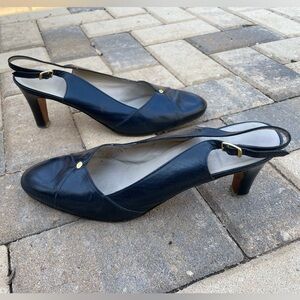 Salvatore Ferragamo shoes vintage navy blue slingback leather pumps